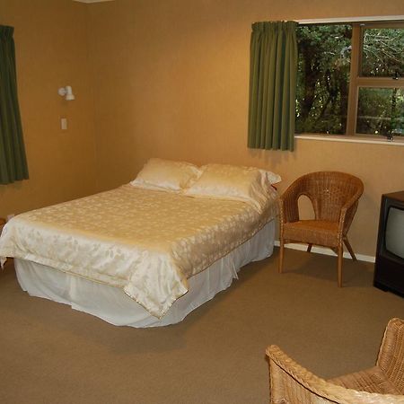 Wheatly Downs Farmstay And Backpackers Hawera Ngoại thất bức ảnh