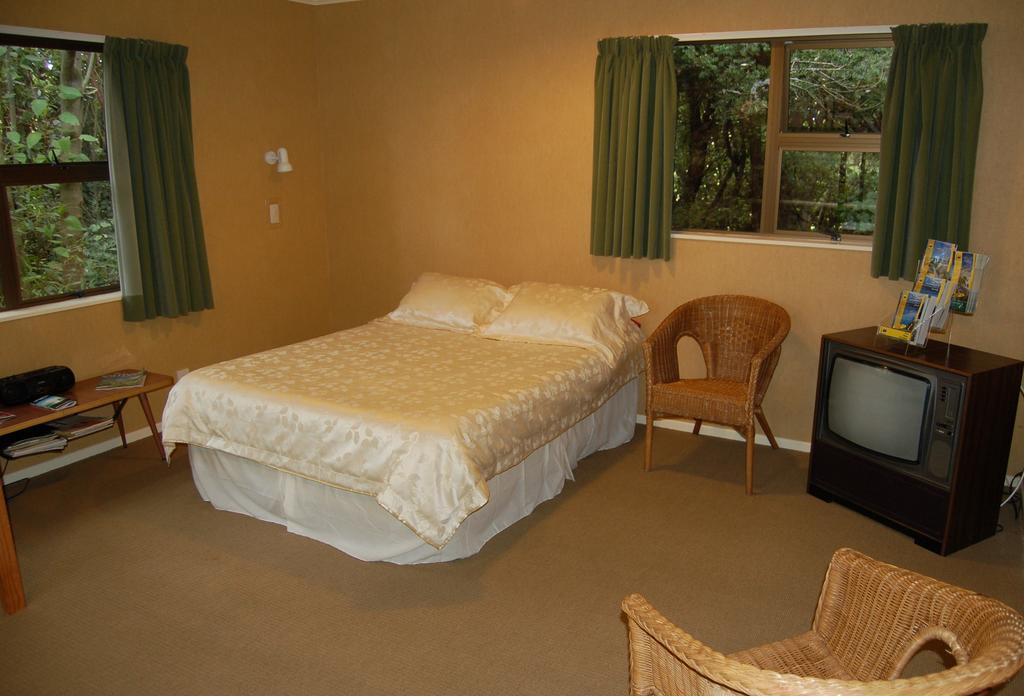 Wheatly Downs Farmstay And Backpackers Hawera Ngoại thất bức ảnh